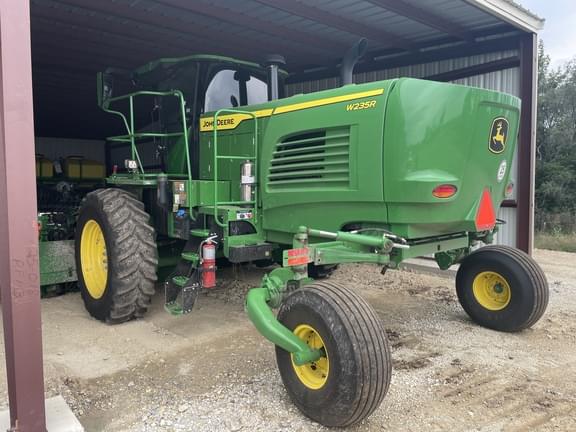 Image of John Deere W235R equipment image 2
