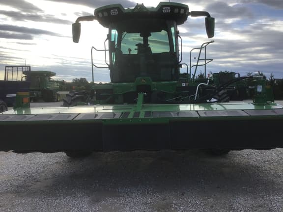 Image of John Deere W235R equipment image 1