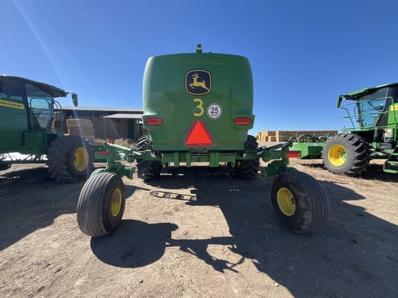 Image of John Deere W235R equipment image 3