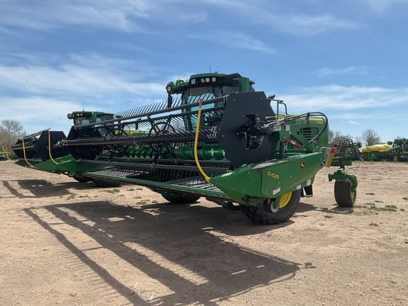 Image of John Deere W235R equipment image 2