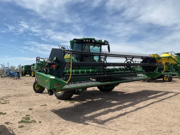 Image of John Deere W235R equipment image 4