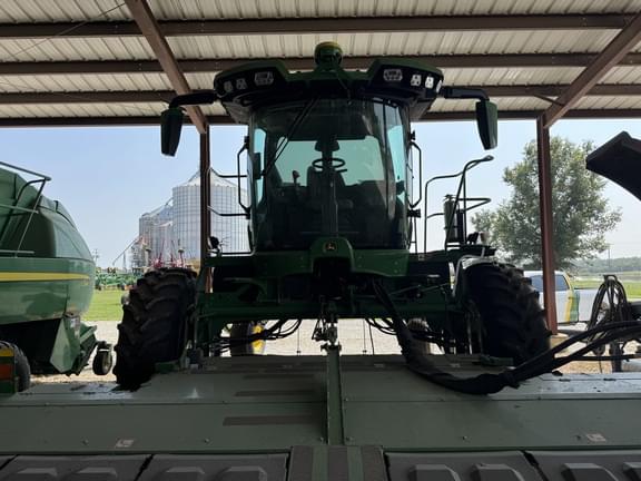 Image of John Deere W235R equipment image 2