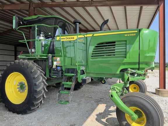 Image of John Deere W235R Primary image