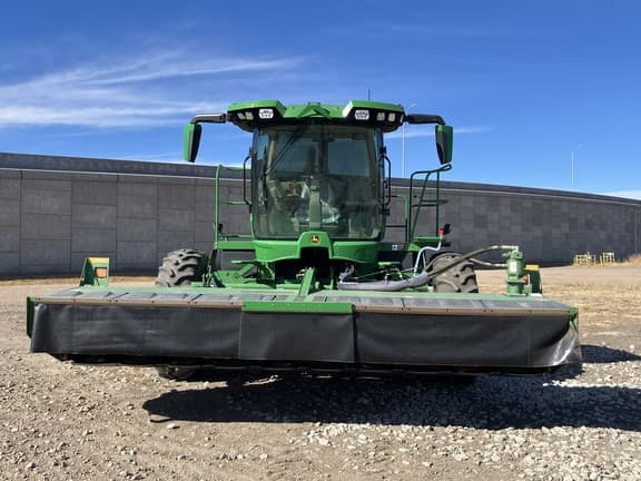 Image of John Deere W235R equipment image 1