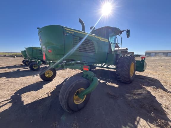 Image of John Deere W235R equipment image 4