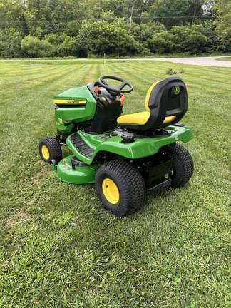 Image of John Deere X330 equipment image 3