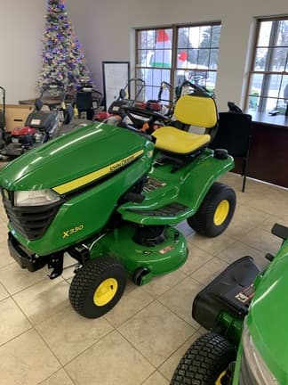 Image of John Deere X330 equipment image 4