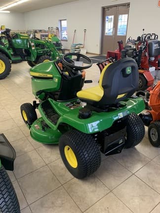 Image of John Deere X330 equipment image 2