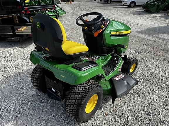 Image of John Deere X330 equipment image 3