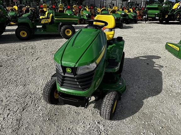 Image of John Deere X330 equipment image 1