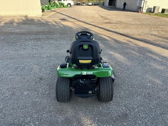 Image of John Deere X330 equipment image 4