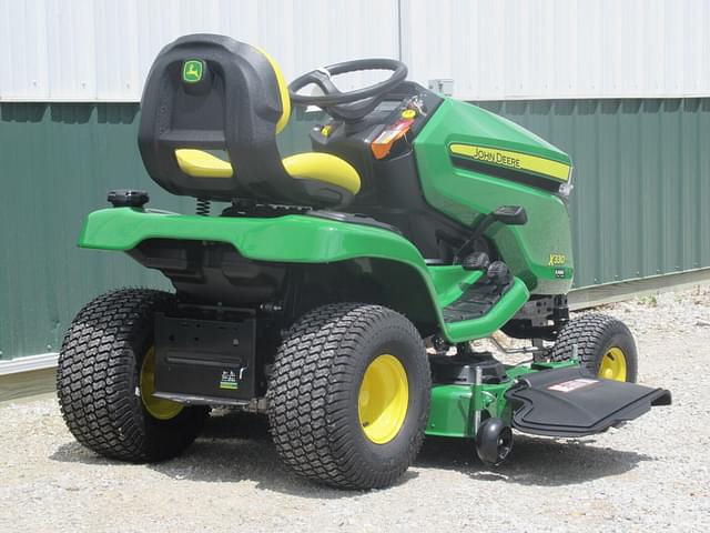 Image of John Deere X330 equipment image 4