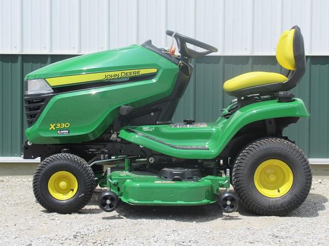Image of John Deere X330 equipment image 1