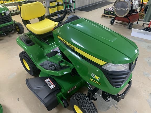 Image of John Deere X330 equipment image 2