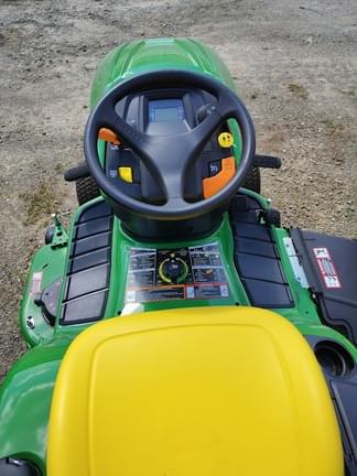 Image of John Deere X330 equipment image 2