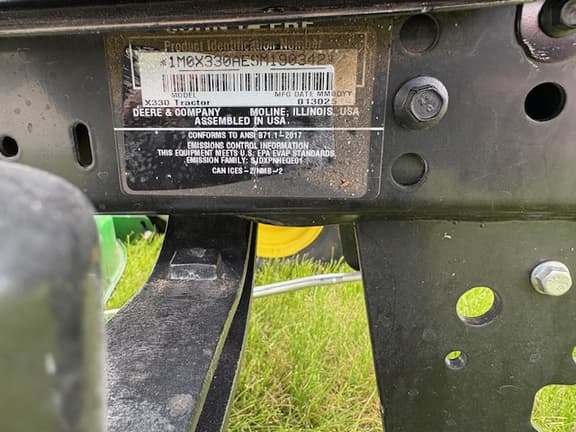 Image of John Deere X330 equipment image 4