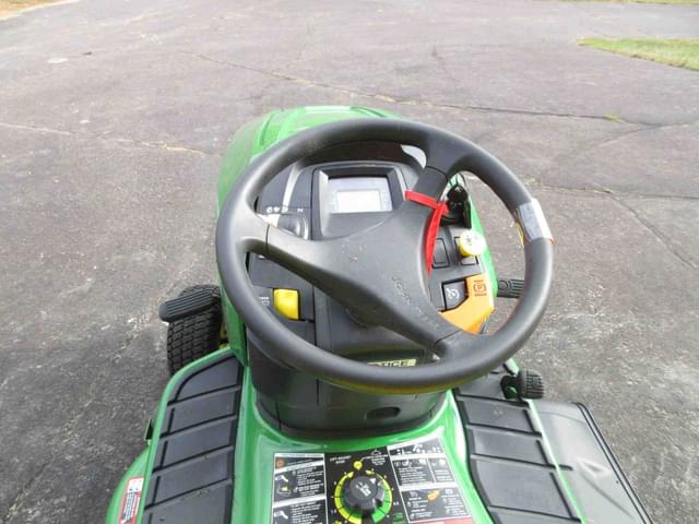 Image of John Deere X330 equipment image 4