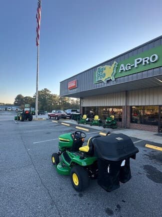 Image of John Deere X350 equipment image 4