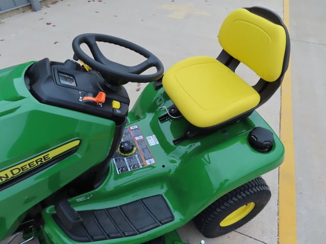 Image of John Deere X350 equipment image 4