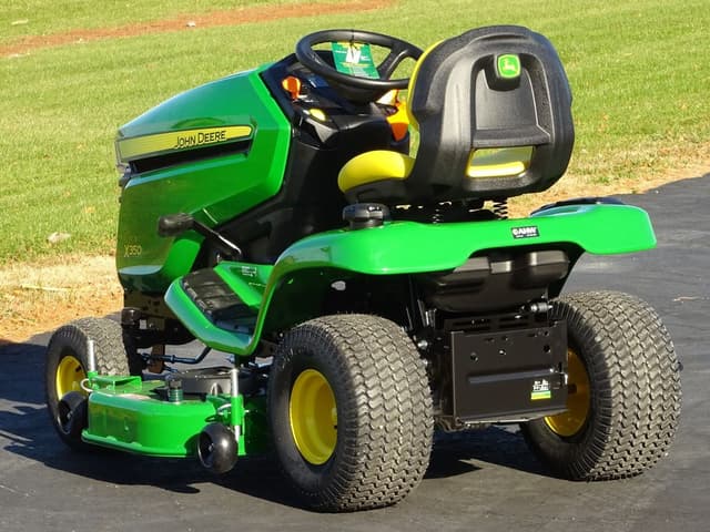 Image of John Deere X350 equipment image 4