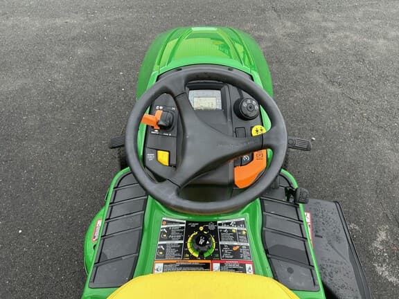 Image of John Deere X354 equipment image 4