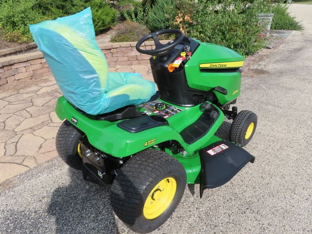 Image of John Deere X354 equipment image 3