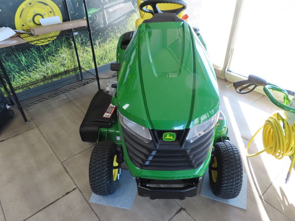 Image of John Deere X370 Image 1