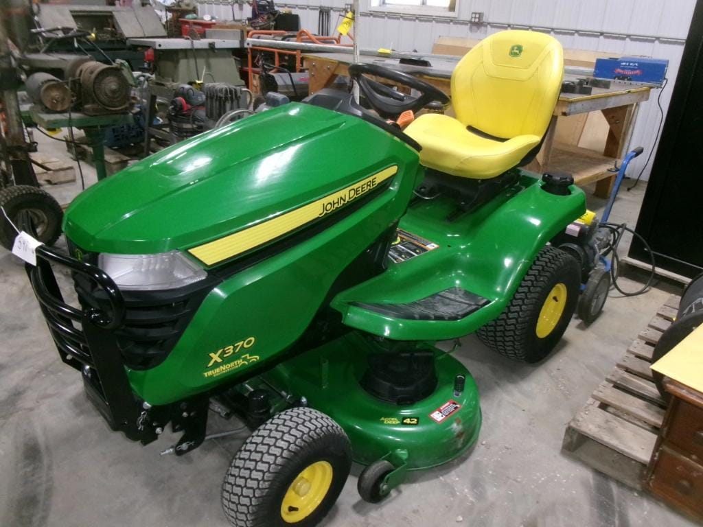 2025 John Deere X370 Equipment Image0