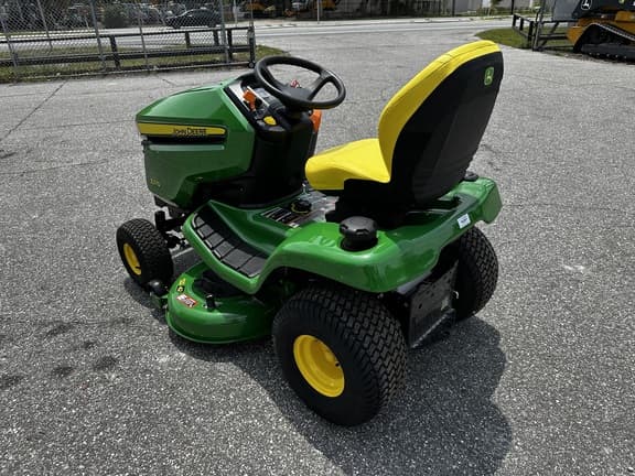 Image of John Deere X370 equipment image 1