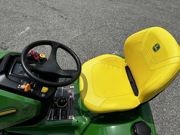 Image of John Deere X370 equipment image 4