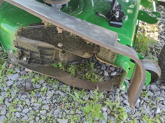 Image of John Deere X370 equipment image 4