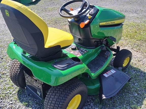 Image of John Deere X370 equipment image 3