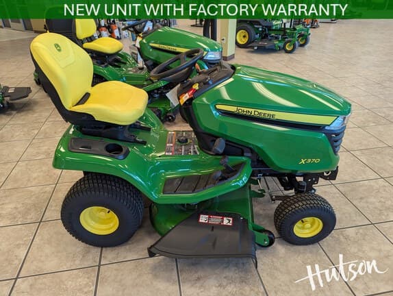 Image of John Deere X370 equipment image 1