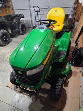 Image of John Deere X370 equipment image 1