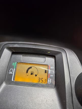 Image of John Deere X370 equipment image 4