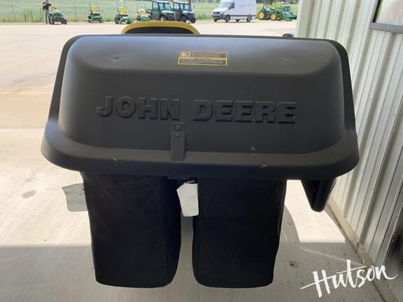 Image of John Deere X370 equipment image 3