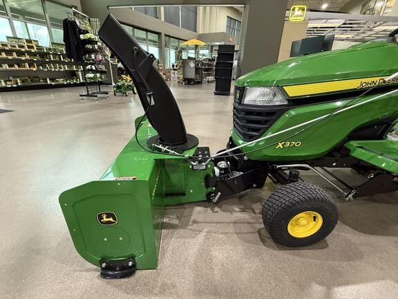 Image of John Deere X370 equipment image 1