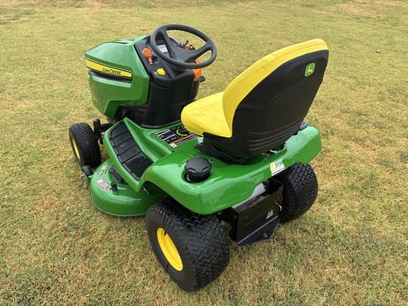 Image of John Deere X370 equipment image 2
