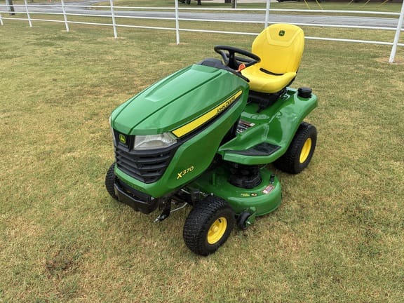 2025 John Deere X370 Equipment Image0