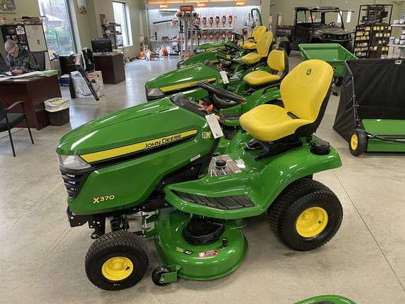 2025 John Deere X370 Equipment Image0