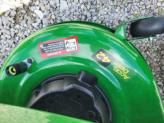 Image of John Deere X370 equipment image 1