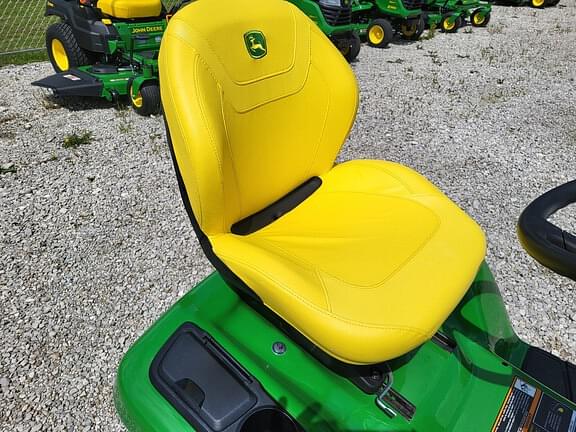 Image of John Deere X370 equipment image 3