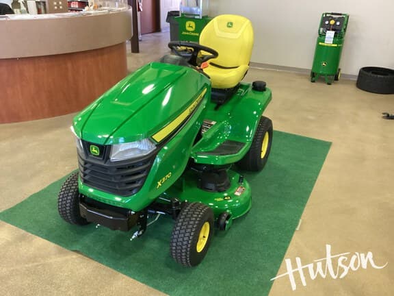 Image of John Deere X370 equipment image 1