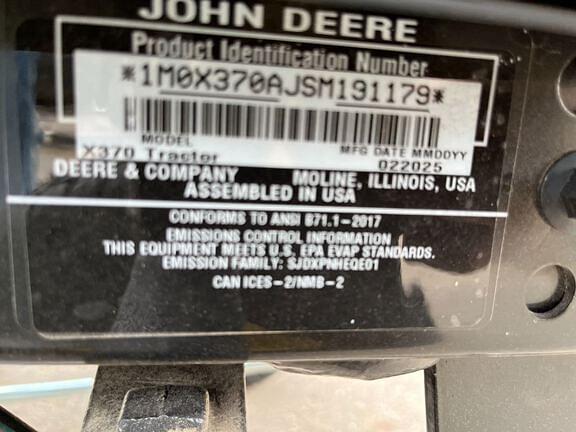 Image of John Deere X370 equipment image 4