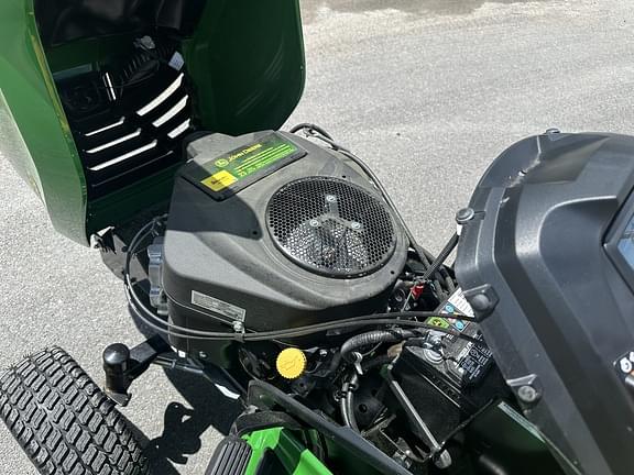 Image of John Deere X380 equipment image 4