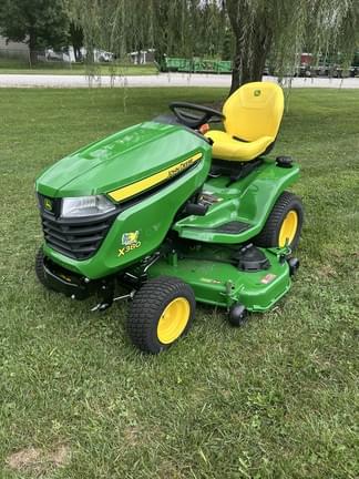Image of John Deere X380 equipment image 1