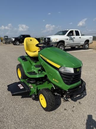 Image of John Deere X380 equipment image 1