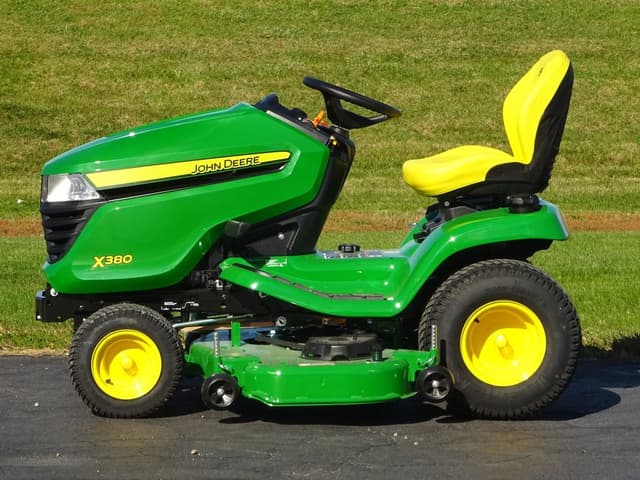 Image of John Deere X380 equipment image 2