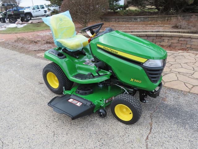 Image of John Deere X380 equipment image 1