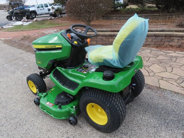 Image of John Deere X380 equipment image 2